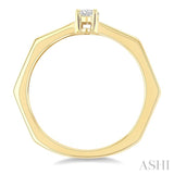 1/5 Ctw Hexagon Shank Oval Cut Diamond Fashion Ring in 14K Yellow Gold