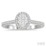 Oval Shape Lovebright Essential Diamond Ring